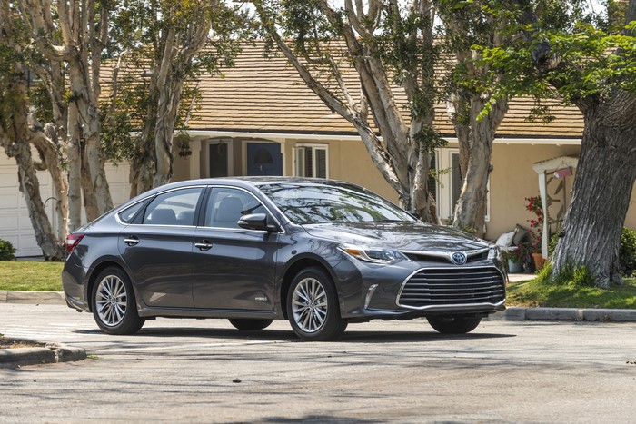 2016 Toyota Avalon Hybrid Sedan