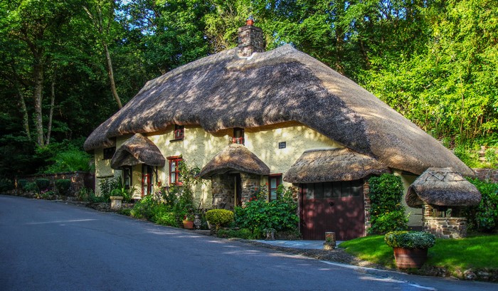 Thatched cottage in Northlew, England