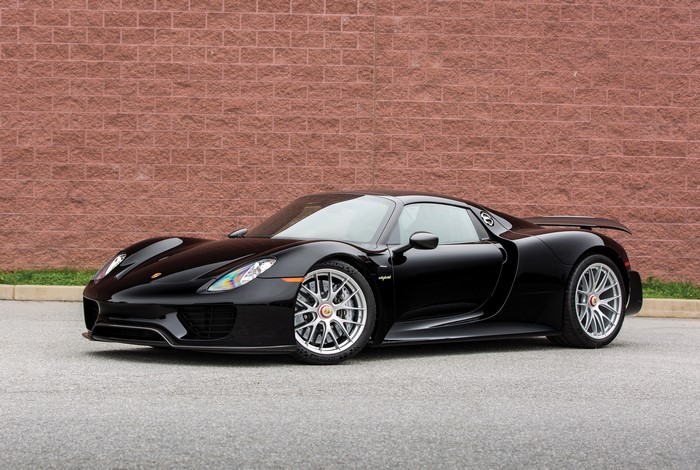 Black 2014-15 Porsche 918 Spyder Weissach Package
