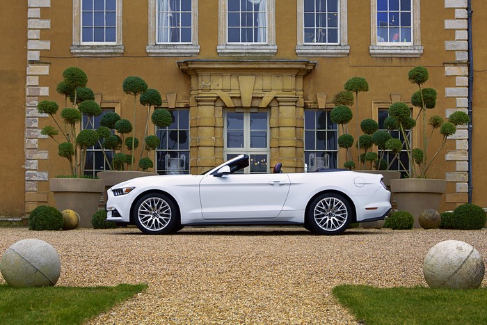 White 2015-16 Ford Mustang EcoBoost Convertible