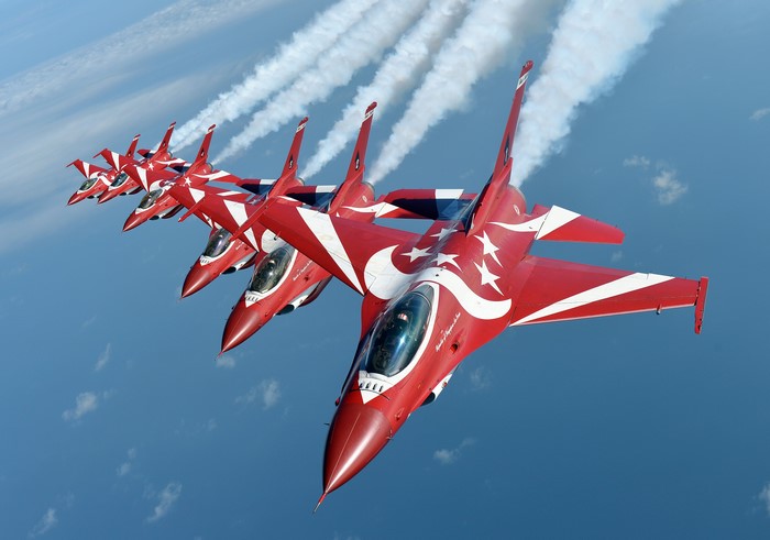 The Black Knights Singapore Air Force jets in formation