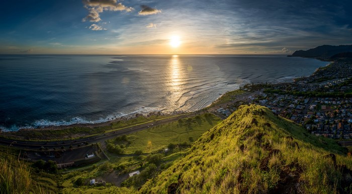 Sunset over the ocean coast of Hawaii, USA