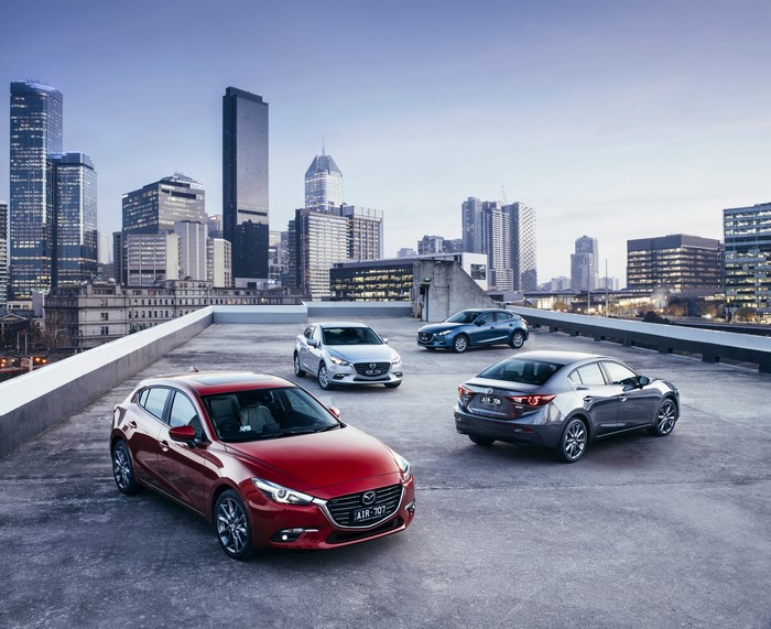 4K Mazda 3 (BM) Metallic Cars in City