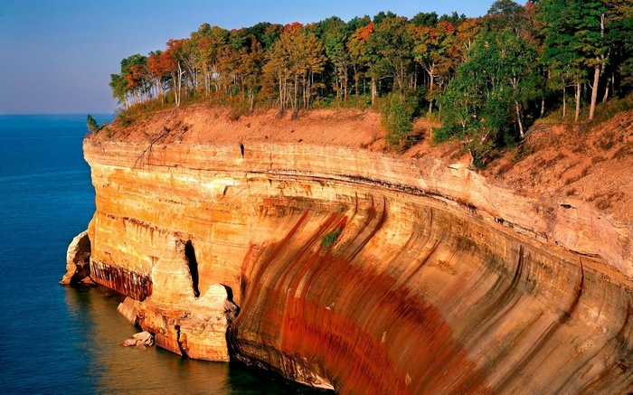 Pictured Rocks National Lakeshore cliffs and Lake Superior
