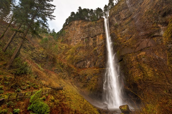 Multnomah Falls Oregon USA Waterfalls Crag Trees