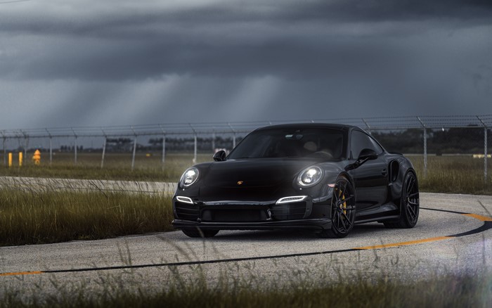 Black Porsche 911 Carrera