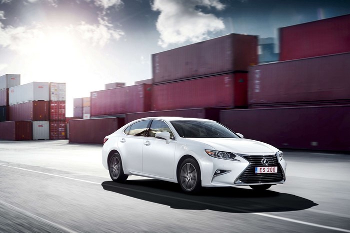 White Lexus ES 200 in a Shipping Yard