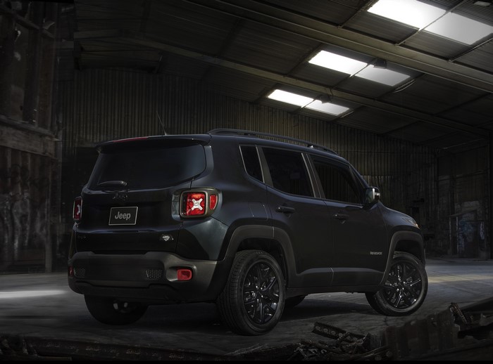 2016 Jeep Renegade Dawn of Justice Special Edition, Back View
