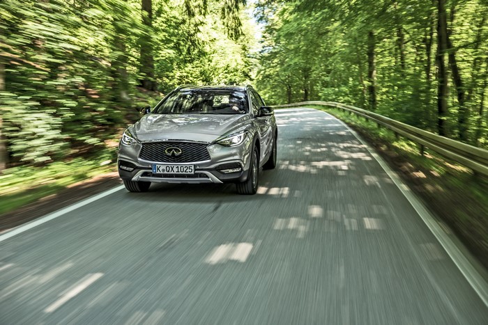 Infiniti QX30 Motion 4K