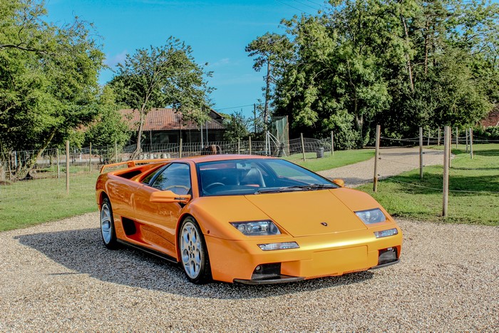 4K Lamborghini Diablo VT 6.0 Orange