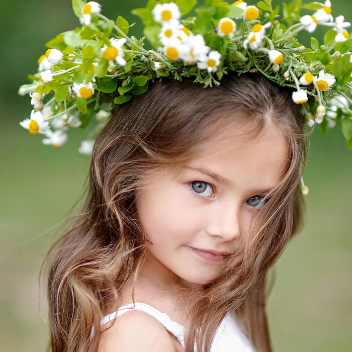 4K Portrait of a Little Girl with Camomile Crown