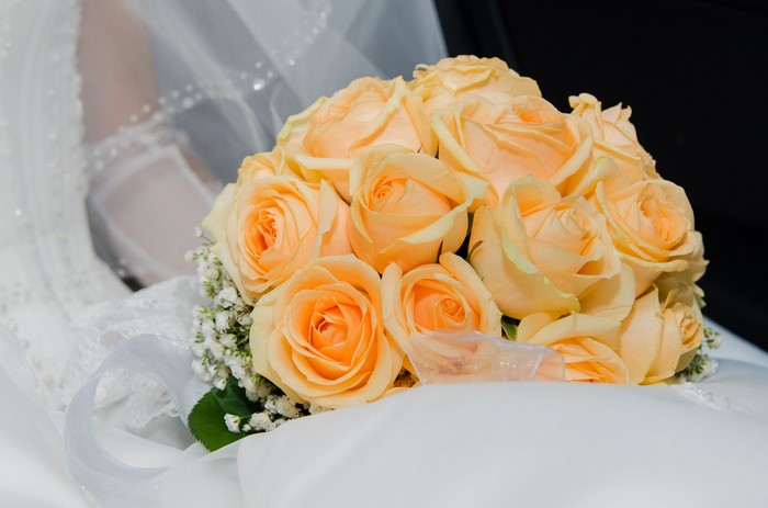 Bouquet of Yellow Roses with Wedding Veil