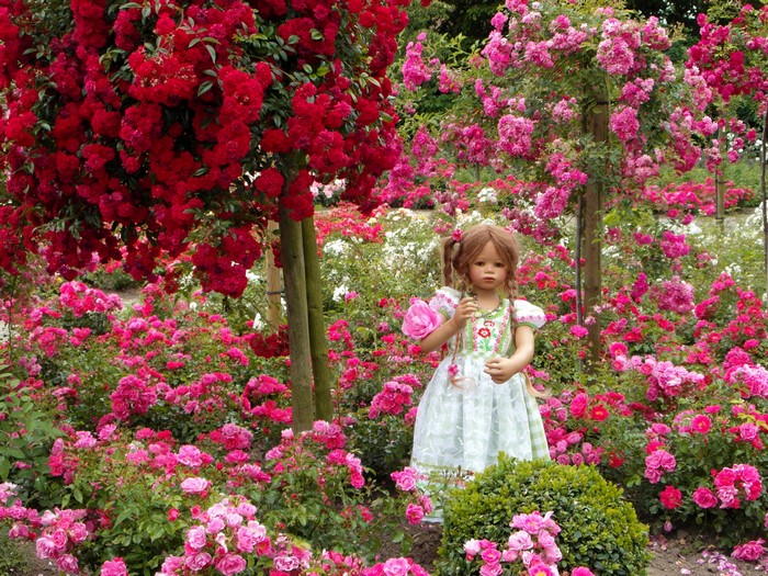 Doll in a rose garden at Grugapark Essen
