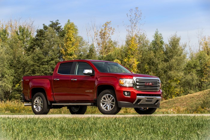 2016 GMC Canyon diesel wine color side view
