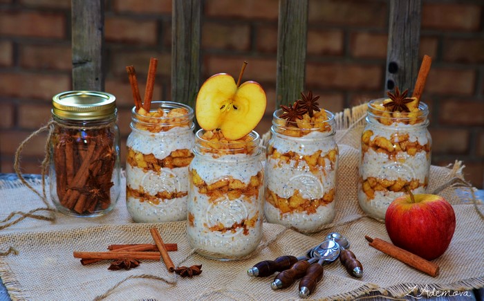 Apple Cinnamon Overnight Oats in Jars
