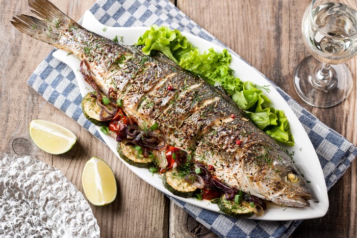 Grilled Fish with Lemon and Vegetables 4K