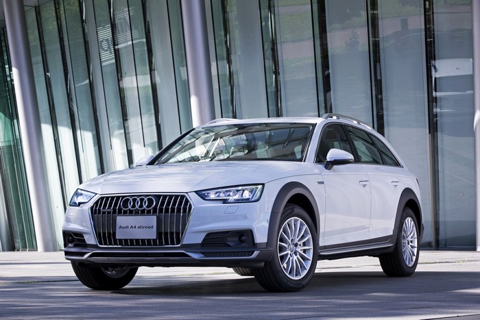 White 2016 Audi A4 allroad 2.0 TFSI quattro