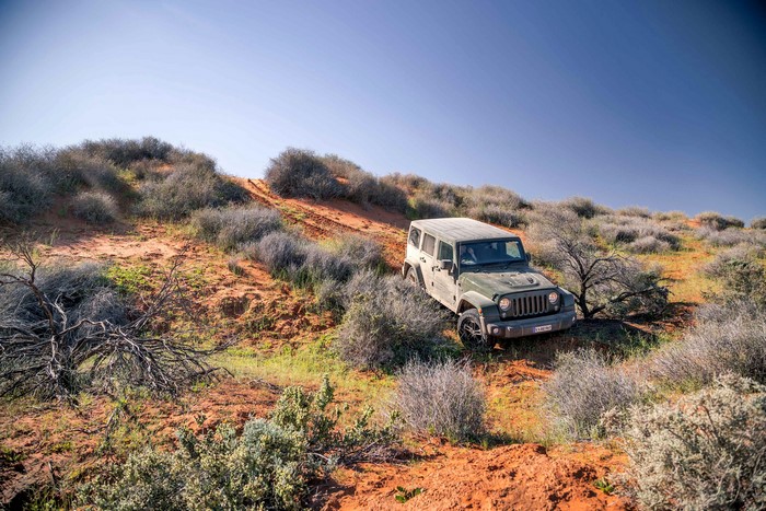 2016 Jeep Wrangler Unlimited 75th Anniversary off-roading