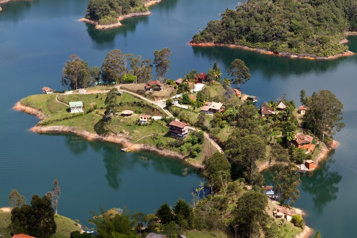 4K Laguna de Guatape Medellin Colombia Lake Houses Trees