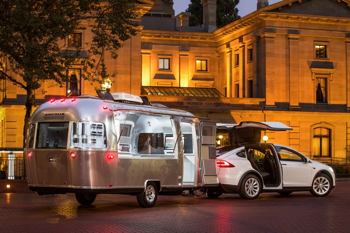 Tesla Model X and Airstream trailer at Pioneer Courthouse