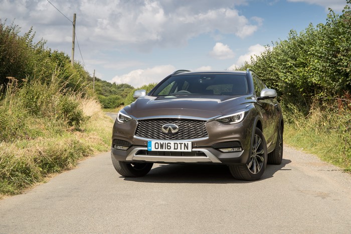 2016 Infiniti QX30 2.2d AWD Front
