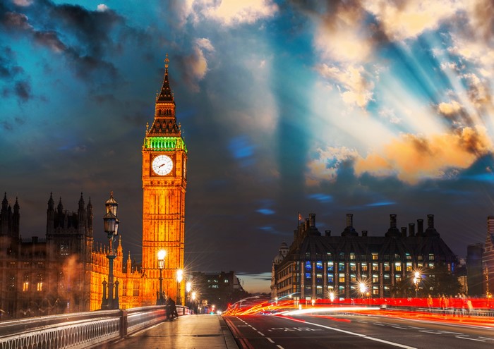 4K Stunning Night View of Big Ben in London