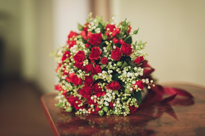 Bouquet of red roses and white flowers