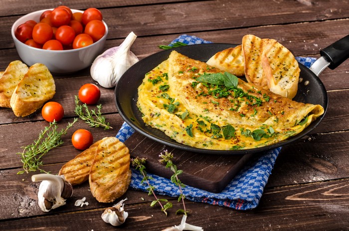 Omelette with Tomatoes, Garlic, and Bread