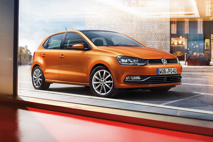 Orange Volkswagen Polo 2015