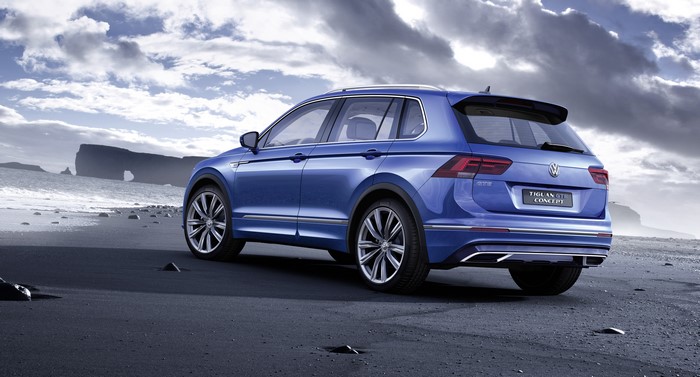 Blue Volkswagen Tiguan GTE Concept 2015