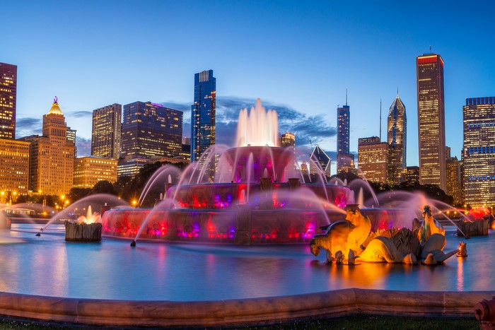 Buckingham Fountain and Chicago Skyline at Dusk