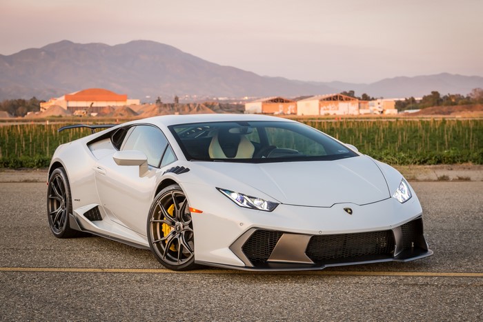 White Lamborghini Huracan Novara by Vorsteiner