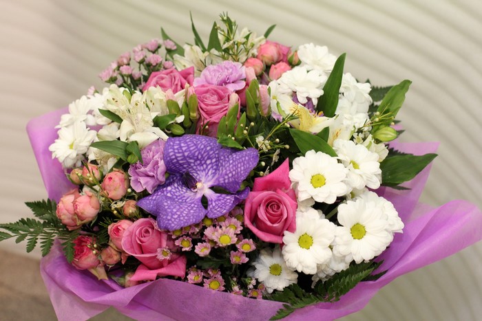 Bouquet of Roses, Alstroemeria, and Chrysanthemums