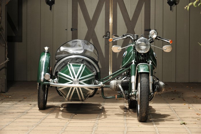 Green BMW Motorcycle with Steib S350 Sport Chair