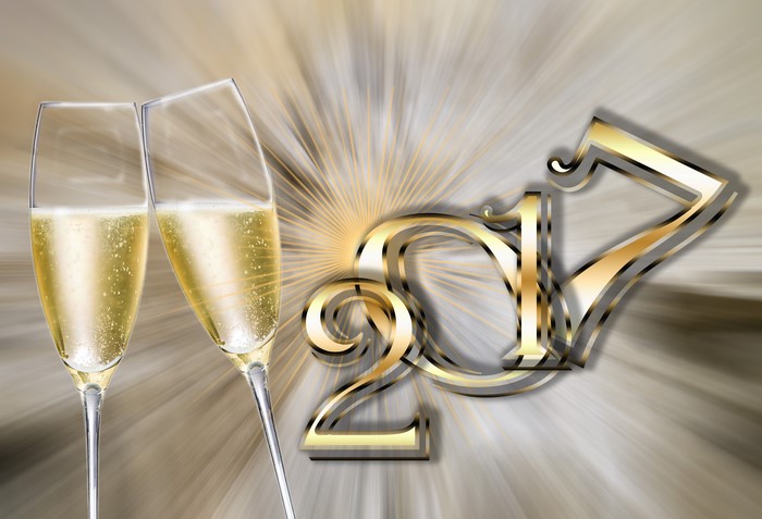 Champagne glasses and the year 2017
