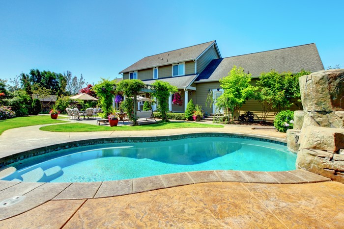 Luxury House with Swimming Pool and Landscaping