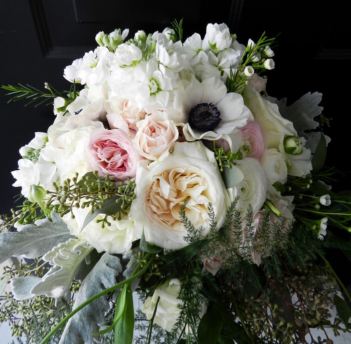 White and pink roses and anemones bouquet