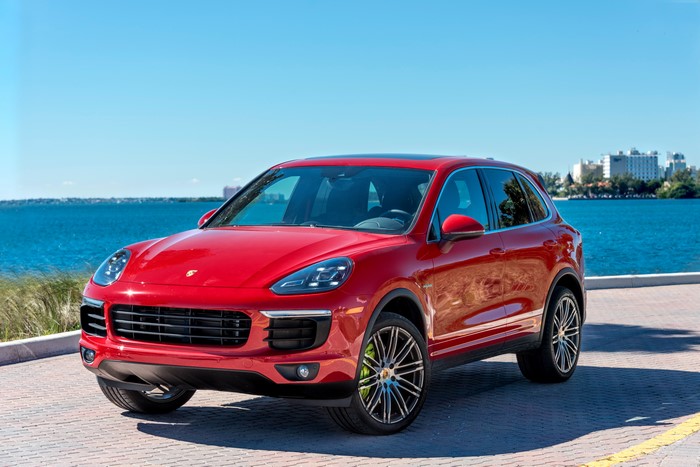 Red 2015-16 Porsche Cayenne S E-Hybrid
