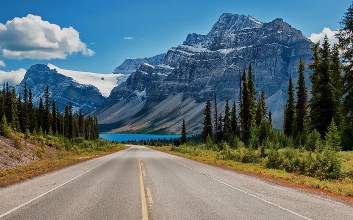 Road leading to Bow Lake and Crowfoot Glacier