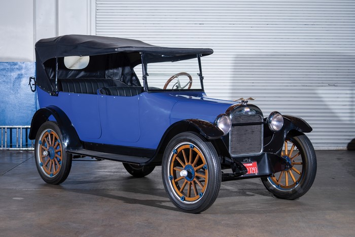 1918 Oakland Model 34-B Touring car