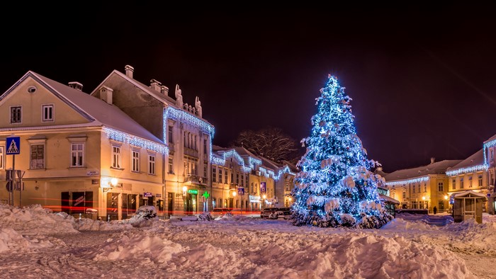 4K Winter Christmas Tree in Samobor, Croatia at Night