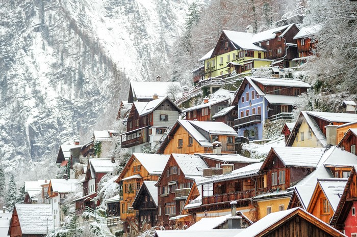 4K Hallstatt Austria Houses in Winter Snow