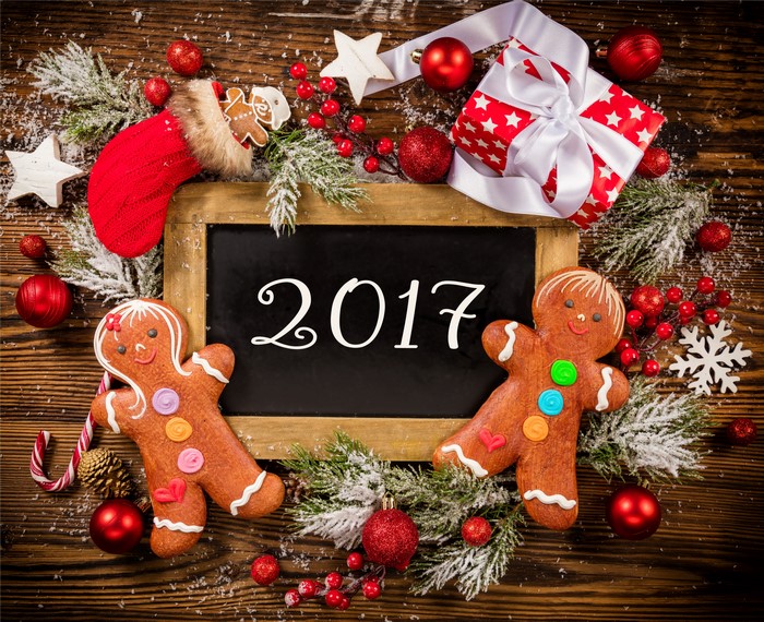 Christmas 2017 gingerbread cookies and gifts