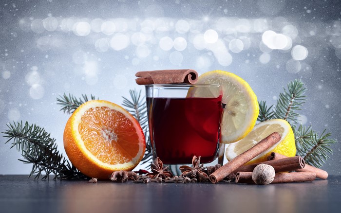 Mulled Wine with Orange, Lemon, and Spices