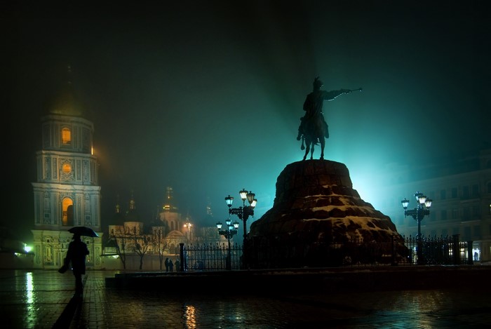 Monument and St. Sophia Cathedral in Kiev at night