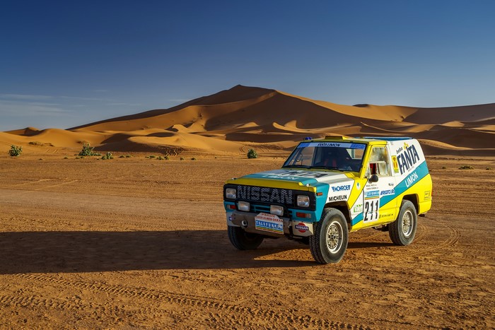 1986 Nissan Patrol "Fanta Lemon" in desert
