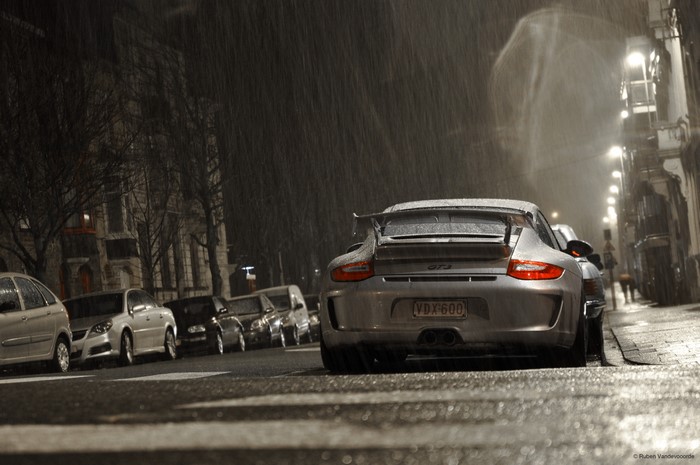 Porsche GT3 in Rain on Street