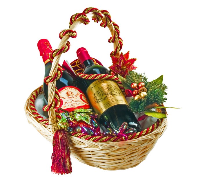 Christmas wine gift basket with two bottles