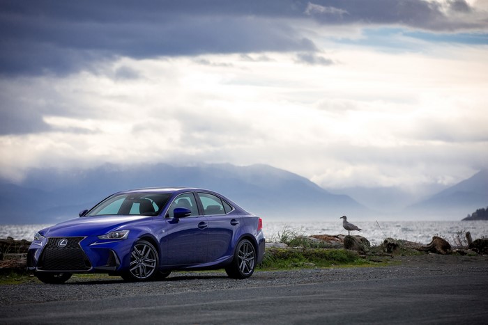 2017 Lexus IS 200t F SPORT sedan