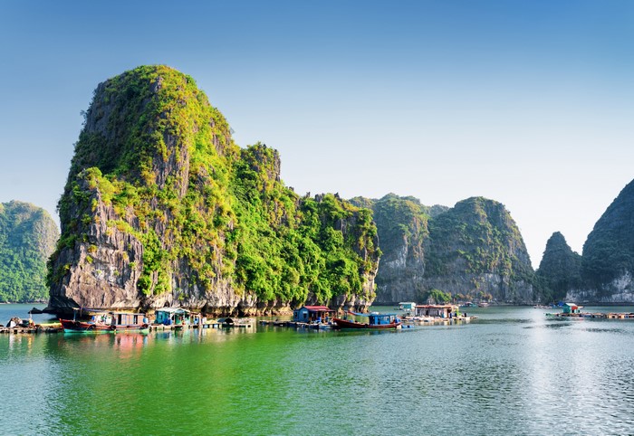 4K Halong Bay Vietnam Marinas Crag Cove